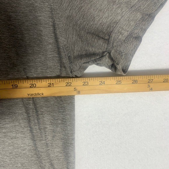 Vuori Strato Tech Tee Shirt Mens XL Heather Gray Performance Short Sleeve Gym - Picture 6 of 7